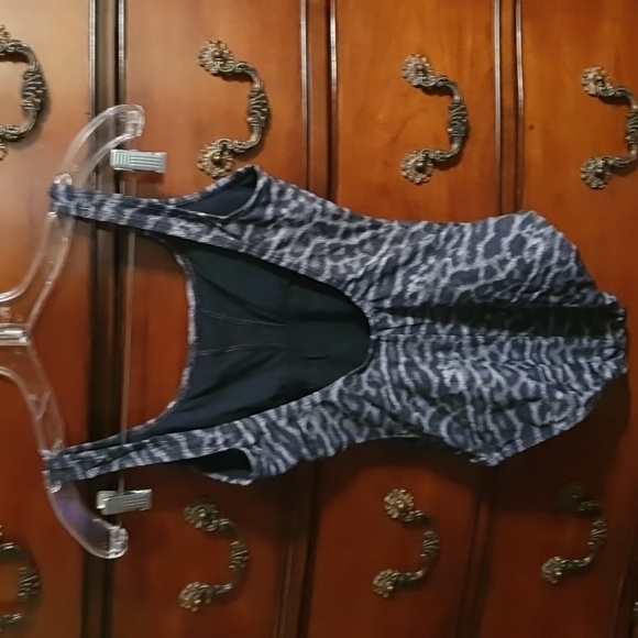 Nike Gray Cheetah Print Women's One Piece Swimsuit Sz Small - Picture 4 of 5